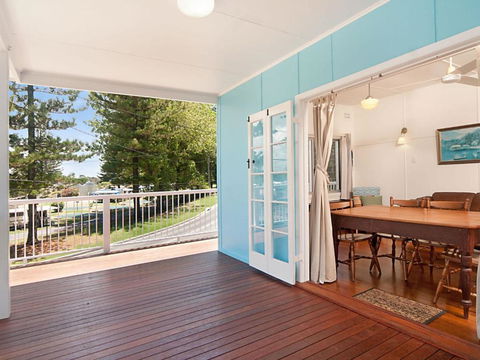 The Blue House Flat Walk To River & Beach - VIC Tourism 6