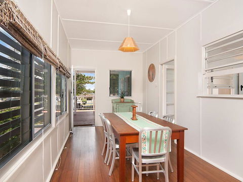 The Blue House Flat Walk To River & Beach - VIC Tourism 1
