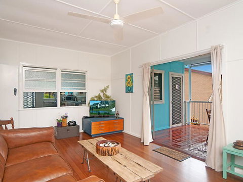 The Blue House Flat Walk To River & Beach - VIC Tourism 5