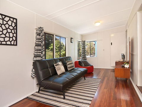 The Blue House Flat Walk To River & Beach - VIC Tourism 4