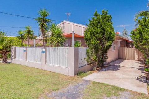 Yamba Daze Sunset Pet Friendly - VIC Tourism 4