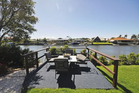 Bribie Island Canal Holiday Destination - VIC Tourism 0