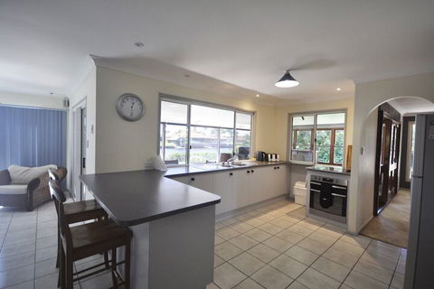 Bribie Island Canal Holiday Destination - VIC Tourism 4