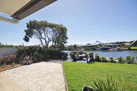 Bribie Island Canal Holiday Destination - VIC Tourism 1