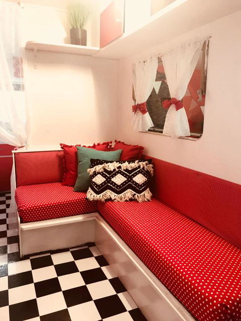 Mornington Peninsula Retro Caravans - VIC Tourism 4