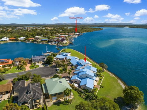 Peninsula Court 6 - VIC Tourism 3
