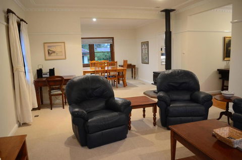 Coolamon On Marsh Armidale - VIC Tourism 5