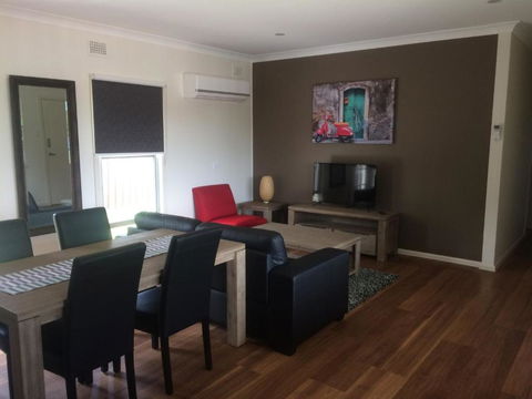 Costa Park Cottage Dio Armidale - VIC Tourism 4