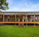 98 Ocean Parade Rustic Log Cabin - VIC Tourism