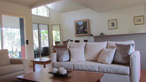 Lake Russell Lakeside Retreat - VIC Tourism 2