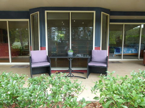 Lake Russell Lakeside Retreat - VIC Tourism 3