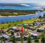 Curls  Buoys Pet friendly Stone throw to river - VIC Tourism