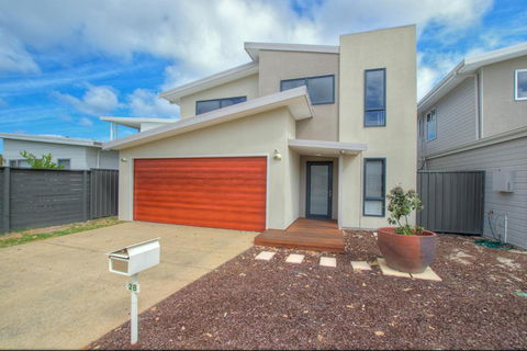 A Little Luxury In Town - VIC Tourism 5