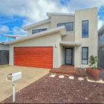 A Little Luxury In Town - VIC Tourism 0