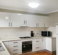 Large 5 Bedroom House with Wifi  Netflix Close to Taronga Western Plains Zoo - VIC Tourism