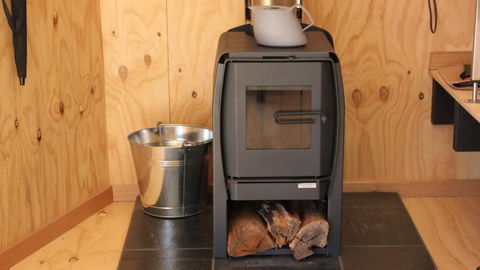 BAY Of FIRES ECO HUT Off Grid Experience At Binalong Bay - VIC Tourism 5