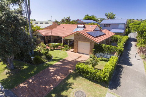 SECRET GARDEN WiFi Netflix Pet Friendly - VIC Tourism 6