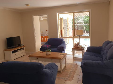 Robyns Nest Hosted Bed & Breakfast - VIC Tourism 4