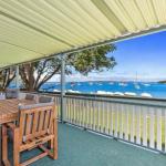 Sunset Beach House Soldiers Point Sleeps 9 - VIC Tourism 0