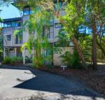 Surfside Beach House 17 Rainbow Shores Swimming pool 2 minute walk to beach air conditioning relax here