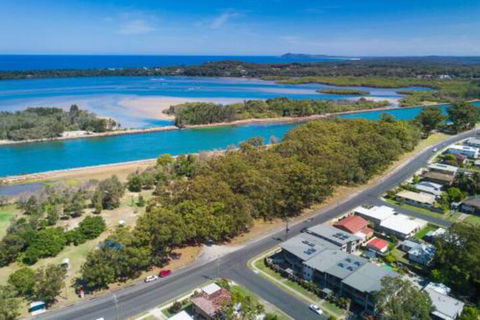 Suibhne Modern Unit Opposite River - VIC Tourism 5
