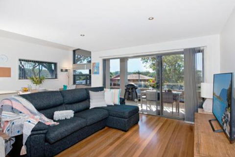 Suibhne Modern Unit Opposite River - VIC Tourism 4