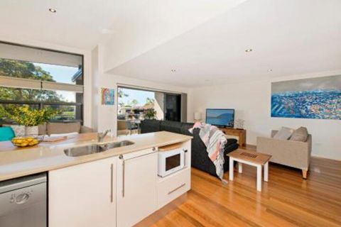 Suibhne Modern Unit Opposite River - VIC Tourism 2