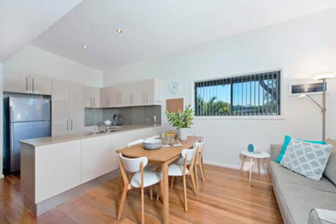 Suibhne Modern Unit Opposite River - VIC Tourism 6