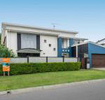 Campbell St. 11 Moffat Beach