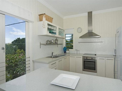 Henzell Street 28. Dicky Beach - VIC Tourism 3