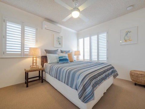 Columbia Point U6 7 Bulcock Beach Esp - VIC Tourism 1