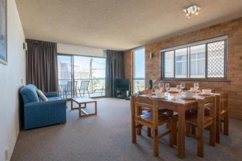 San Clemente No. 2. 24 Orvieto Terrace - VIC Tourism 3