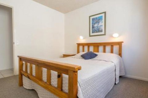 San Clemente No. 2. 24 Orvieto Terrace - VIC Tourism 6