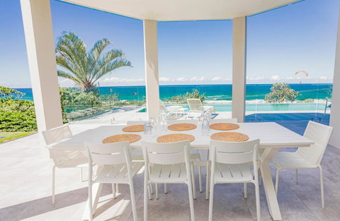 Castaways Beach Escape - VIC Tourism 1