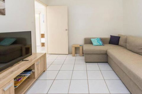 Comfy & Cosy Ground Floor Unit - VIC Tourism 0