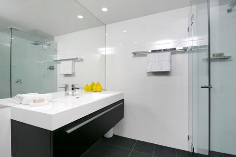Newly Renovate Immaculate Cremorne One Bedroom Apartment CREM4 - VIC Tourism 1