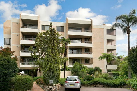 Newly Renovate Immaculate Cremorne One Bedroom Apartment CREM4 - VIC Tourism 0