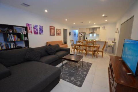 Park View Modern House - VIC Tourism 0