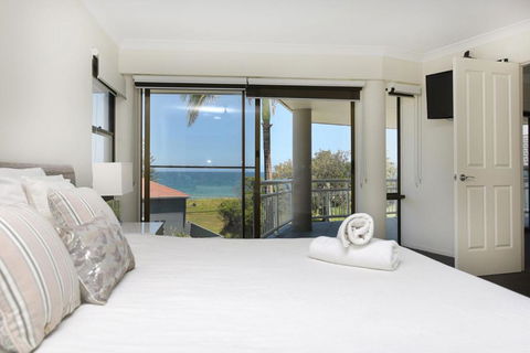 BEACHSIDE MANOR Walk To The Beach - VIC Tourism 3