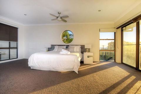 BEACHSIDE MANOR Walk To The Beach - VIC Tourism 6