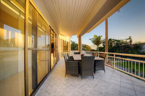 BEACHSIDE MANOR Walk To The Beach - VIC Tourism 2