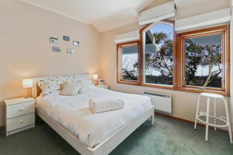 Mawson Unit 5 - VIC Tourism 6