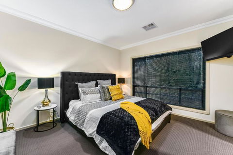 Accommodation On Lansell 2 - VIC Tourism 4