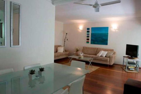 Absolute Beachfront Mooloolaba - VIC Tourism 3