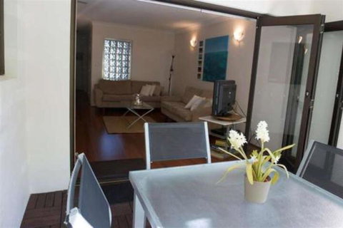 Absolute Beachfront Mooloolaba - VIC Tourism 2