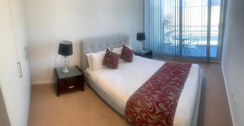 RNR Light Square - VIC Tourism 2