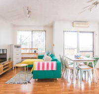 Simple Comfort 2bed1bath Unit in Meadowbank - VIC Tourism