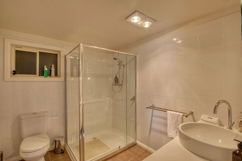 Seaview Apartment - VIC Tourism 1