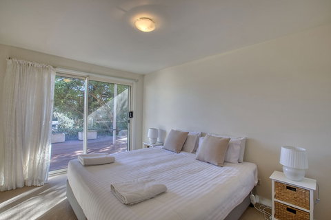 Seaview Apartment - VIC Tourism 5