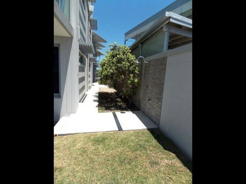 Beachfront Cabarita Apartment - VIC Tourism 5